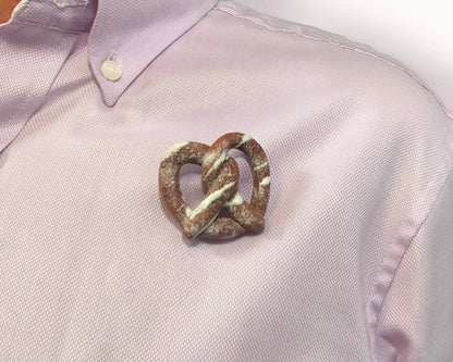 Cinnamon Sugar Pretzel Brooch