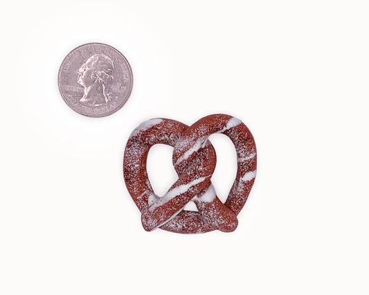 Cinnamon Sugar Pretzel Brooch