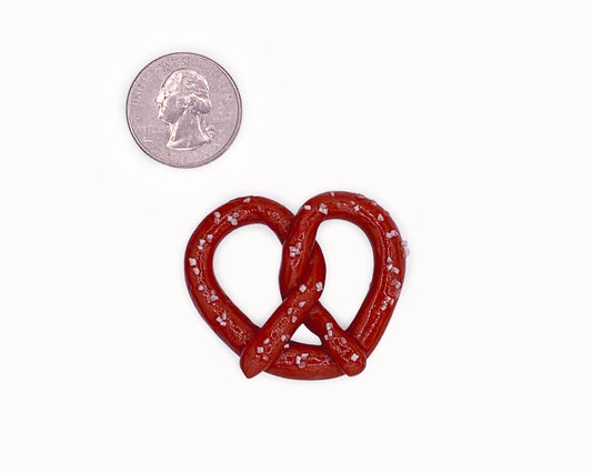 Plain Salt Pretzel Brooch